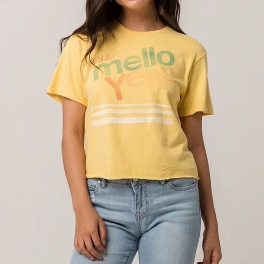 Mighty Fine Mello Yello Crop Top T-Shirt Raw Hem Tee Women's Large New NWT